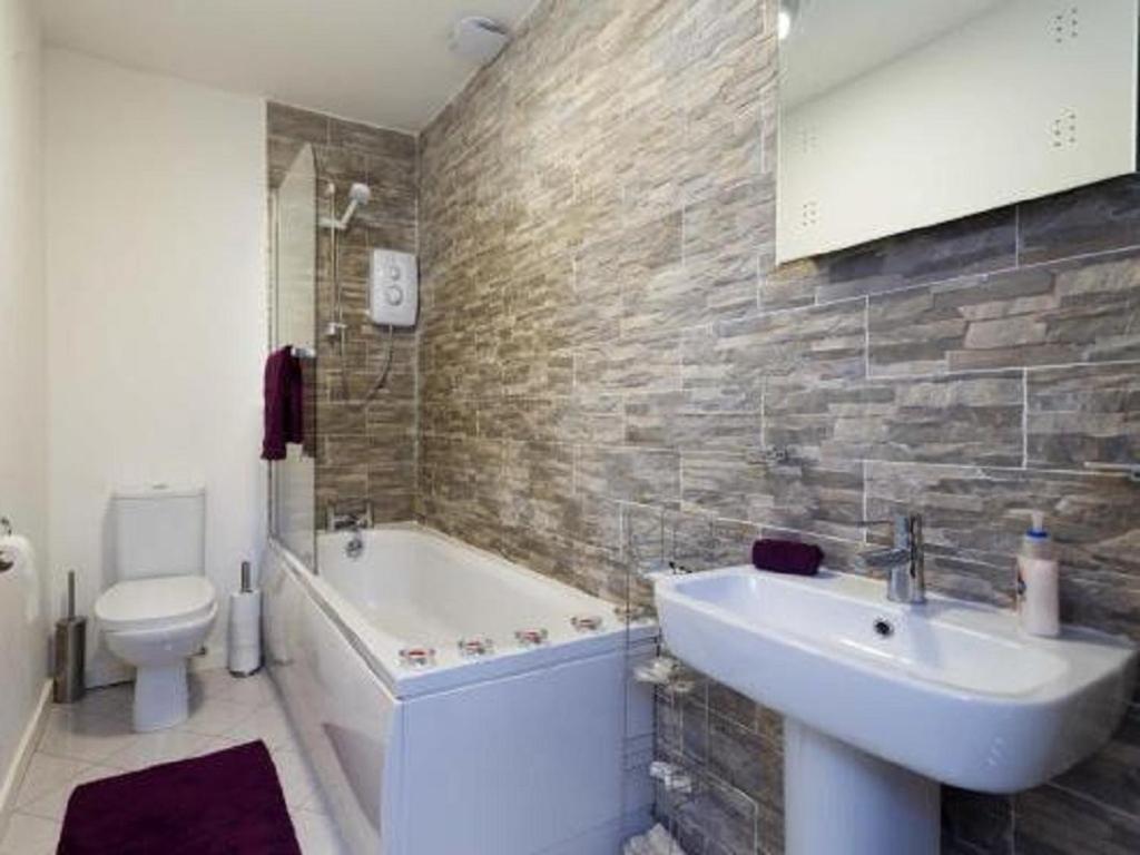 Nazarene Apartments In Leeds Pudsey Room photo